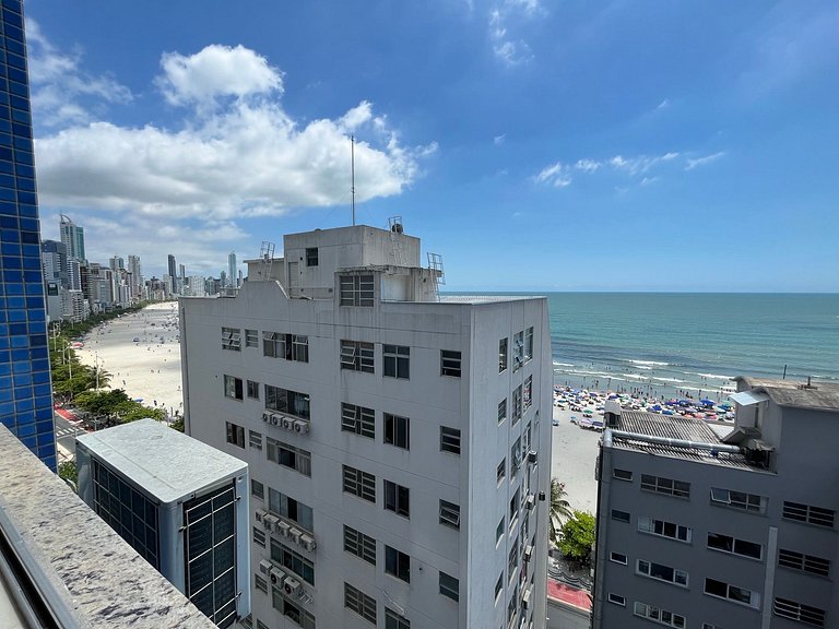 IM01- Pé na areia | 4 Quartos | 2 Vagas de Garagem