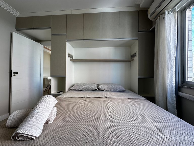 AL01- 1 Bedroom| Foot in the Sand| Sea View| Full