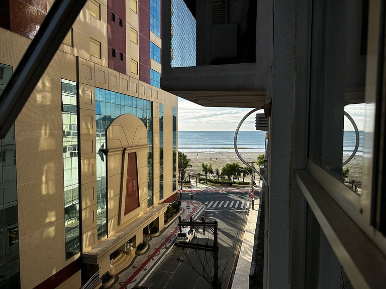GR01- Pé na areia| 4 Quartos| Terraço c/ Churrasq