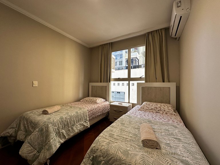GR01- Pé na areia| 4 Quartos| Terraço c/ Churrasq