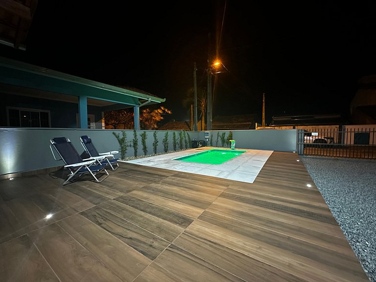BS01- Casa com Piscina Aquecida e Churrasqueira