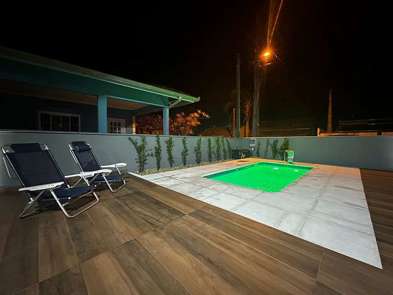 BS01- Casa com Piscina Aquecida e Churrasqueira