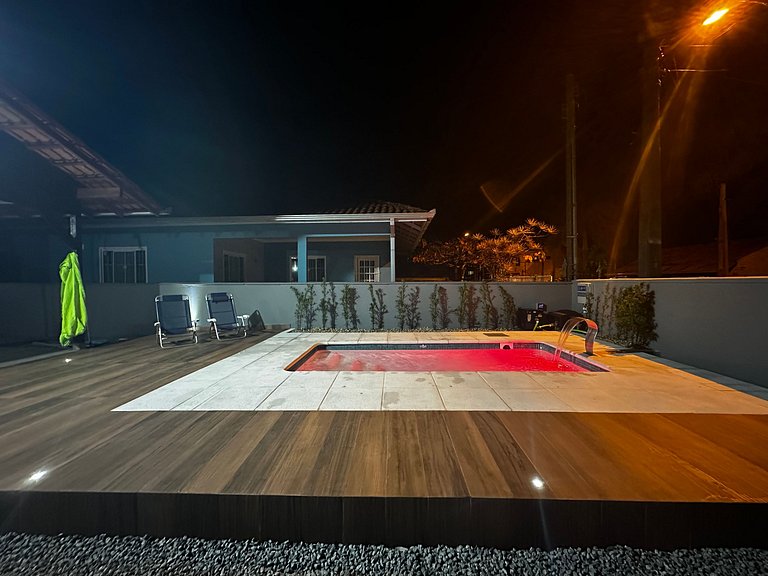 BS01- Casa com Piscina Aquecida e Churrasqueira