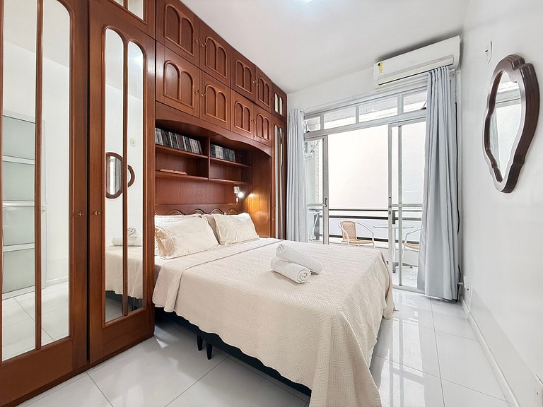 IO01- Pé na Areia| 2 Quartos| Centro