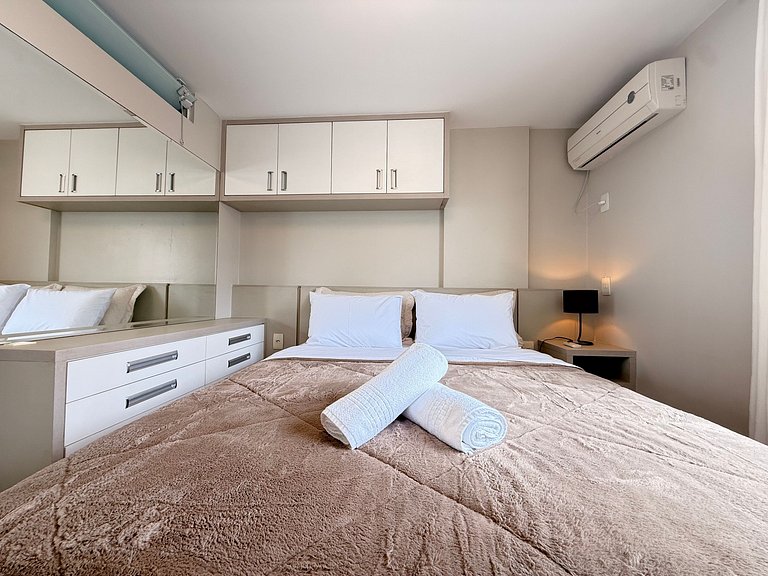 SC02- Apto reformado no centro de BC!