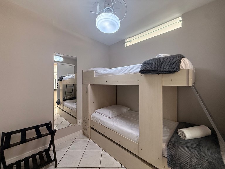 SC02- Apto reformado no centro de BC!