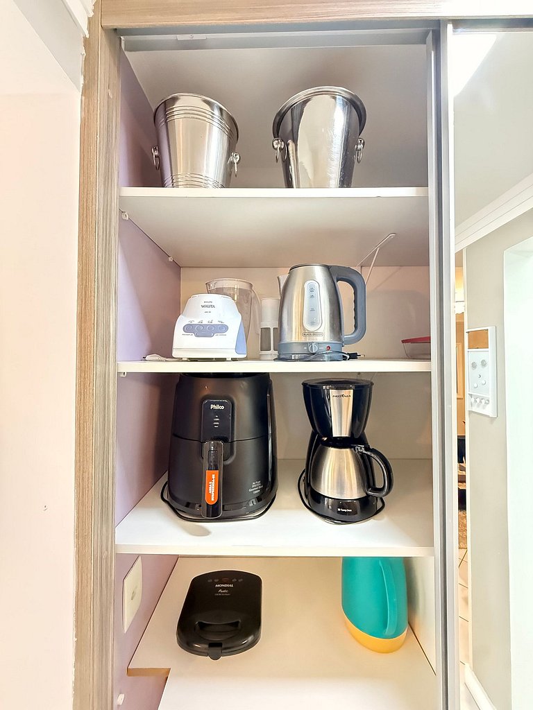 SC02- Apto reformado no centro de BC!