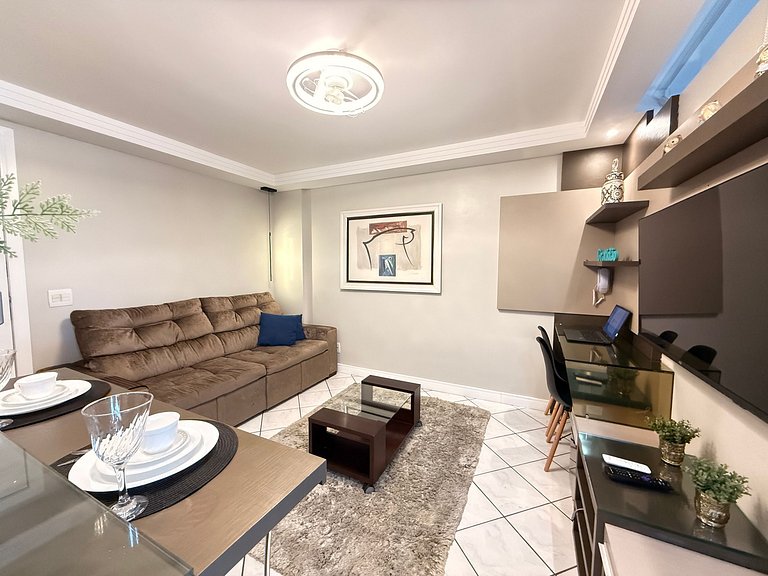 SC02- Apto reformado no centro de BC!