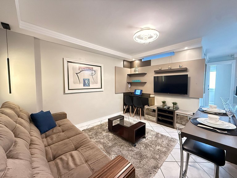 SC02- Apto reformado no centro de BC!