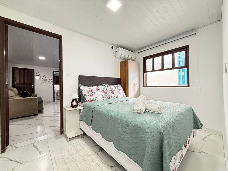 BS01- Casa com Piscina Aquecida e Churrasqueira