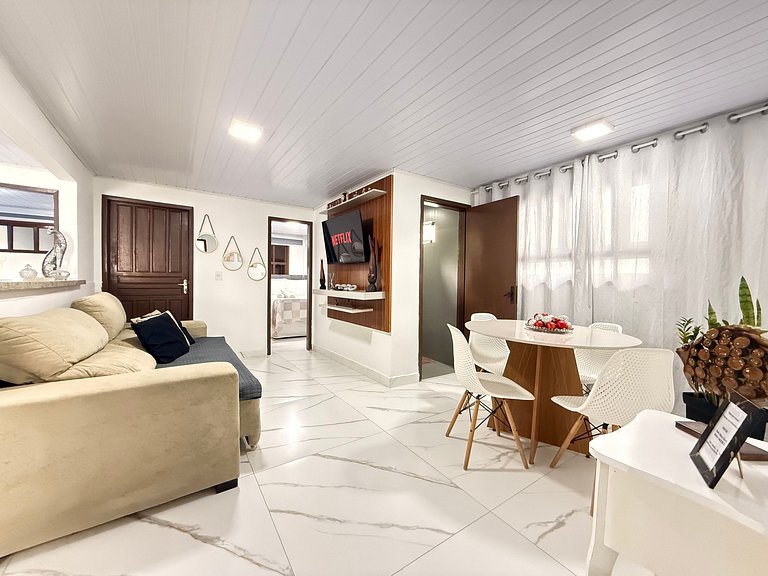 BS01- Casa com Piscina Aquecida e Churrasqueira