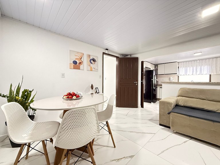 BS01- Casa com Piscina Aquecida e Churrasqueira