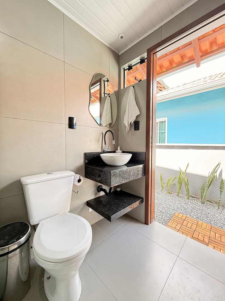 BS01- Casa com Piscina Aquecida e Churrasqueira