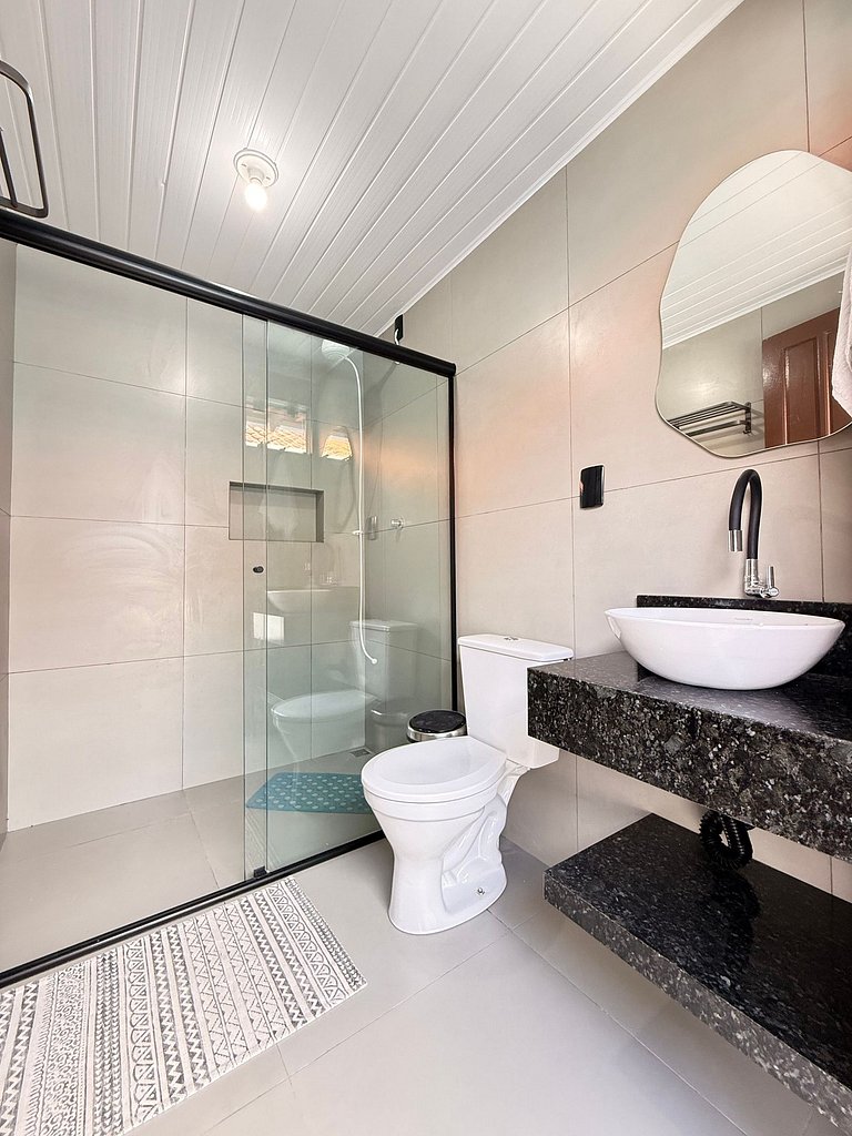 BS01- Casa com Piscina Aquecida e Churrasqueira