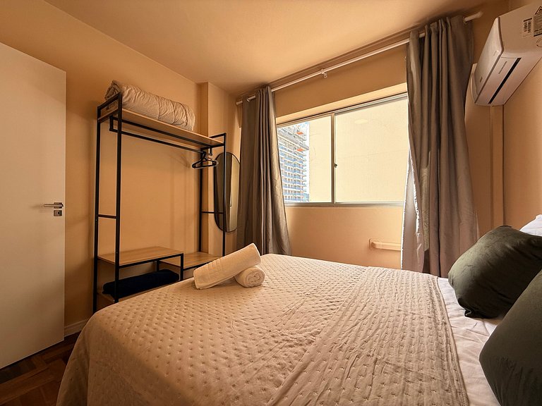 IZ02- Conforto e Localização na Praia Central!