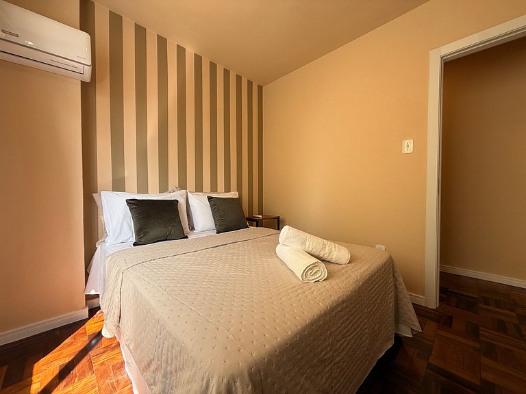 IZ02- Conforto e Localização na Praia Central!