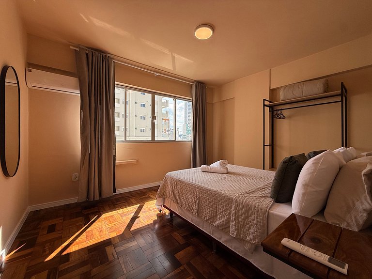 IZ02- Conforto e Localização na Praia Central!