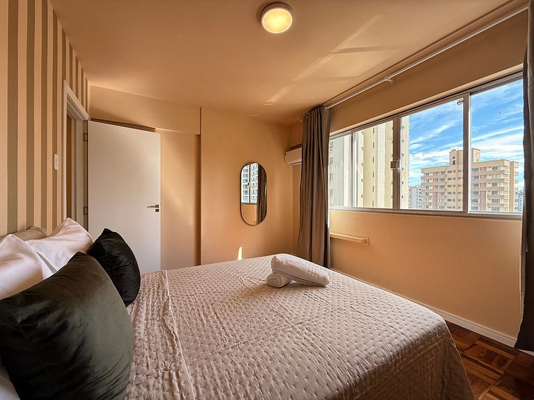 IZ02- Conforto e Localização na Praia Central!