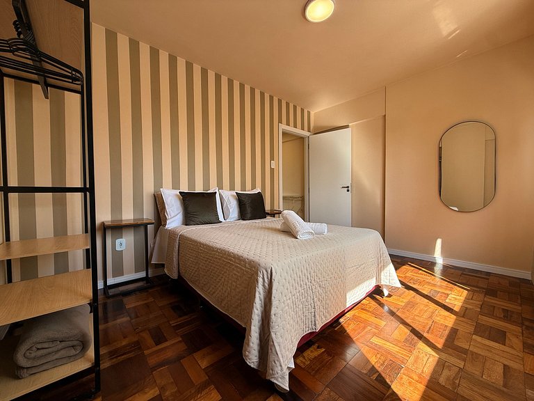 IZ02- Conforto e Localização na Praia Central!