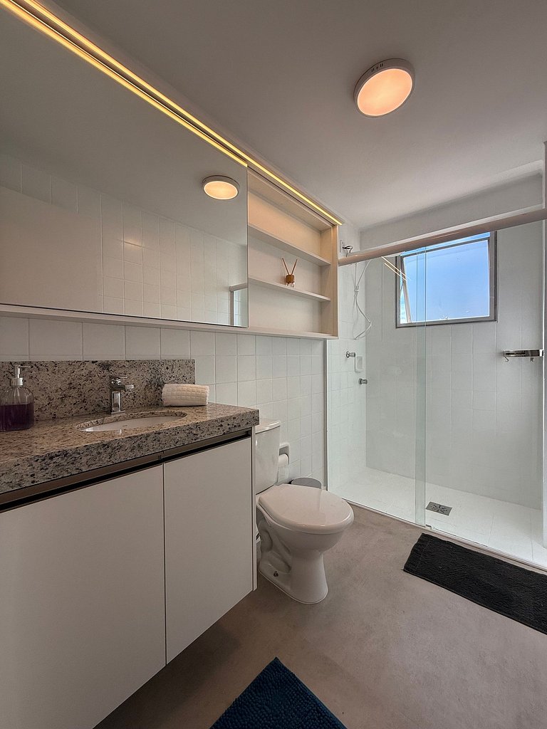 IZ02- Conforto e Localização na Praia Central!