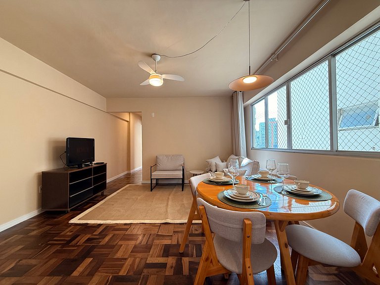 IZ02- Conforto e Localização na Praia Central!