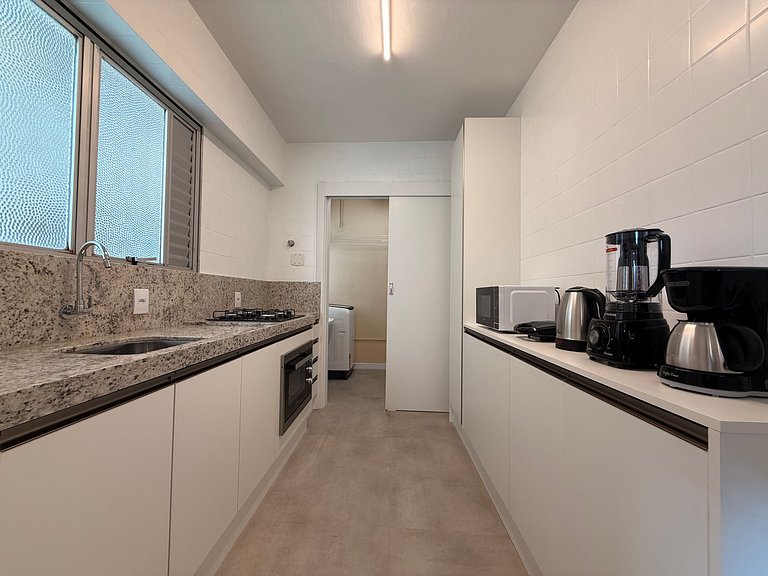 IZ02- Conforto e Localização na Praia Central!