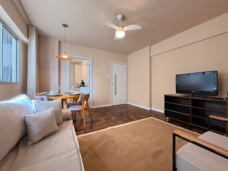 IZ02- Conforto e Localização na Praia Central!