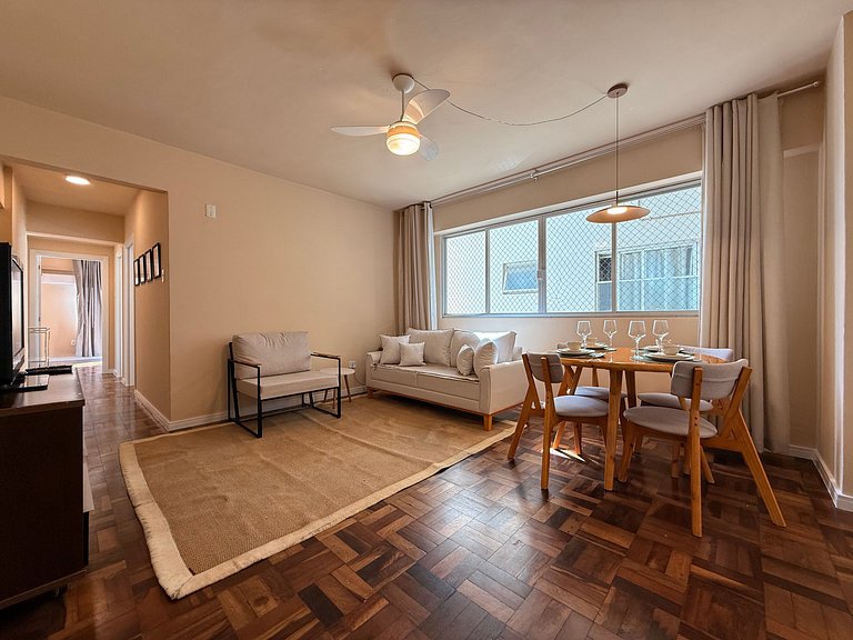 IZ02- Conforto e Localização na Praia Central!