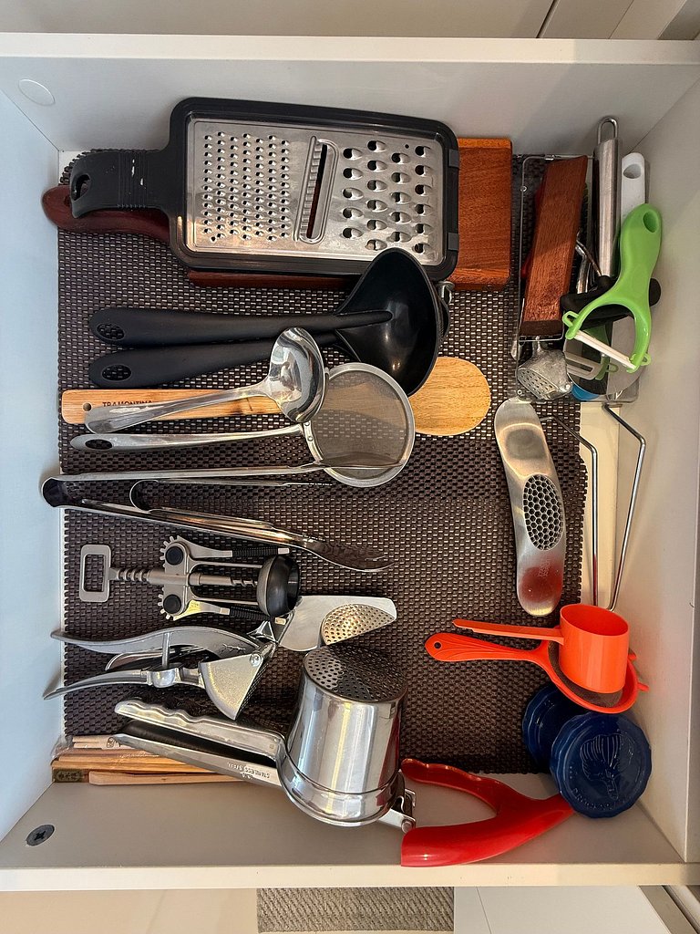 CA04- 3 Suites alto padrão e 2 vagas de garagem