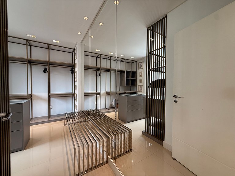 CA04- 3 Suites alto padrão e 2 vagas de garagem