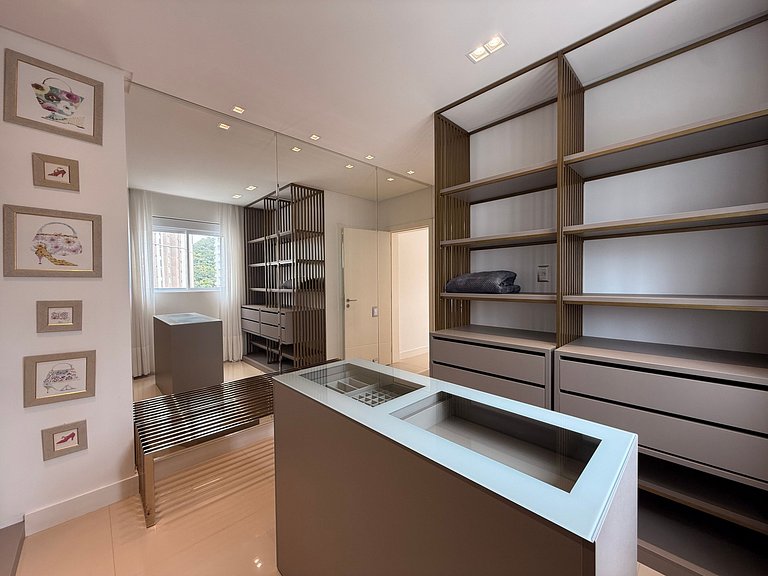 CA04- 3 Suites alto padrão e 2 vagas de garagem