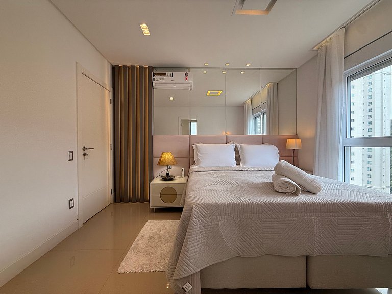 CA04- 3 Suites alto padrão e 2 vagas de garagem