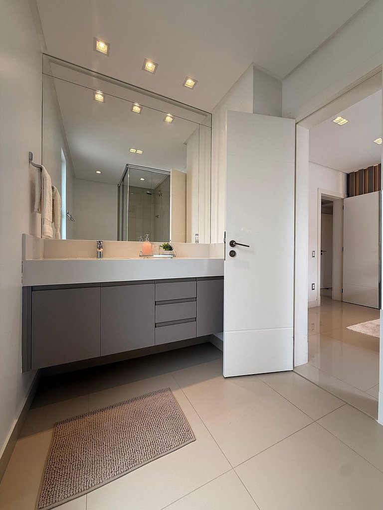 CA04- 3 Suites alto padrão e 2 vagas de garagem