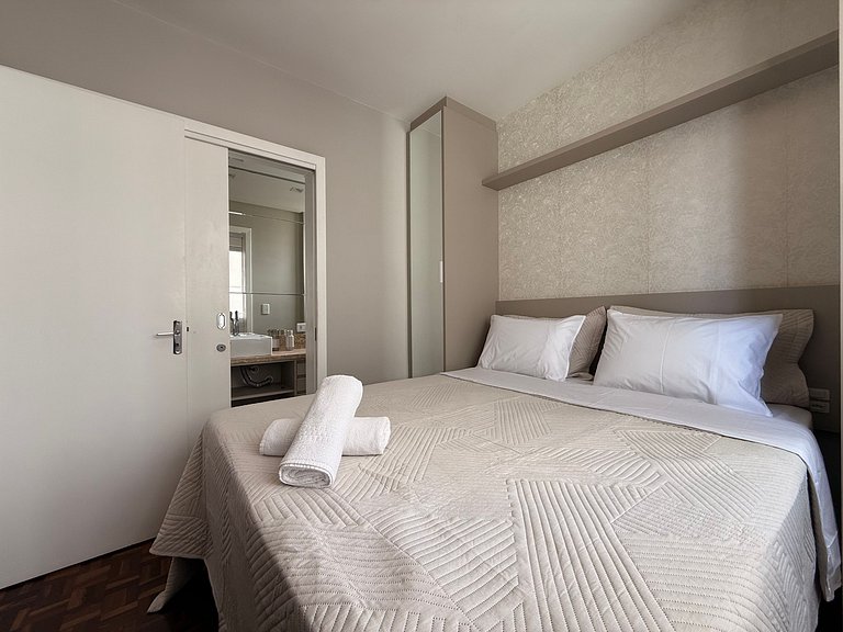 RV01- Av. Atlântica • 1 suíte • Vista mar • Sacada