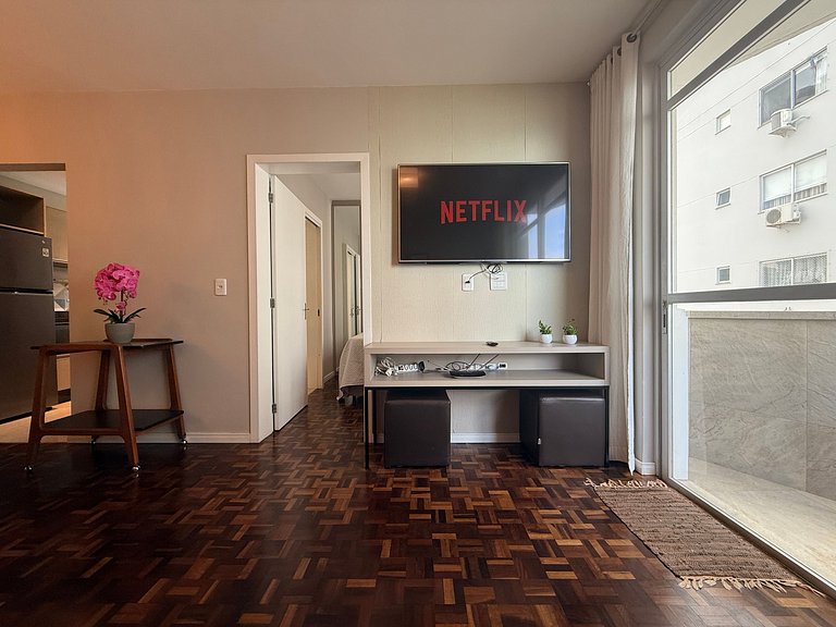 RV01- Av. Atlântica • 1 suíte • Vista mar • Sacada