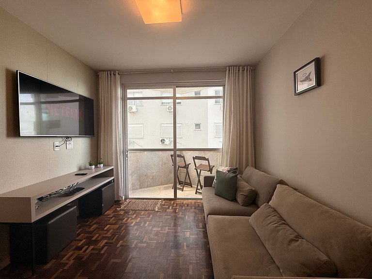 RV01- Av. Atlântica • 1 suíte • Vista mar • Sacada