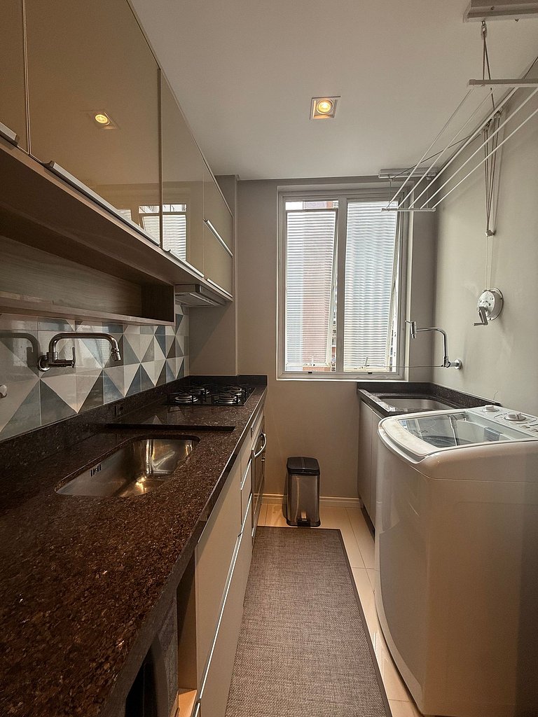 RV01- Av. Atlântica • 1 suíte • Vista mar • Sacada