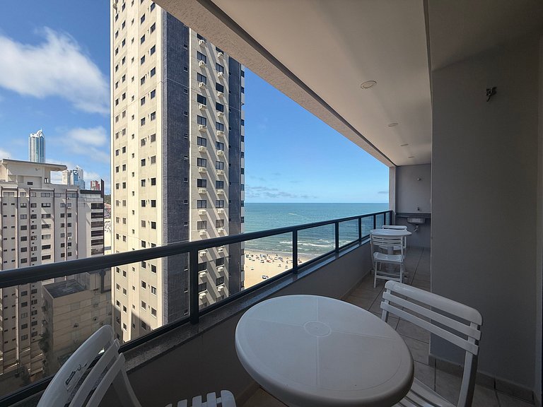 IT04- Vista mar, churrasqueira a 50m da orla