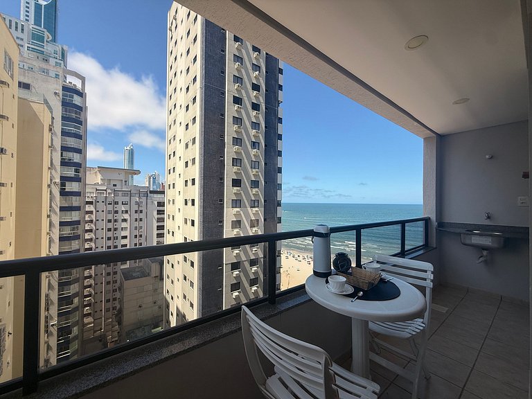 IT04- Vista mar, churrasqueira a 50m da orla