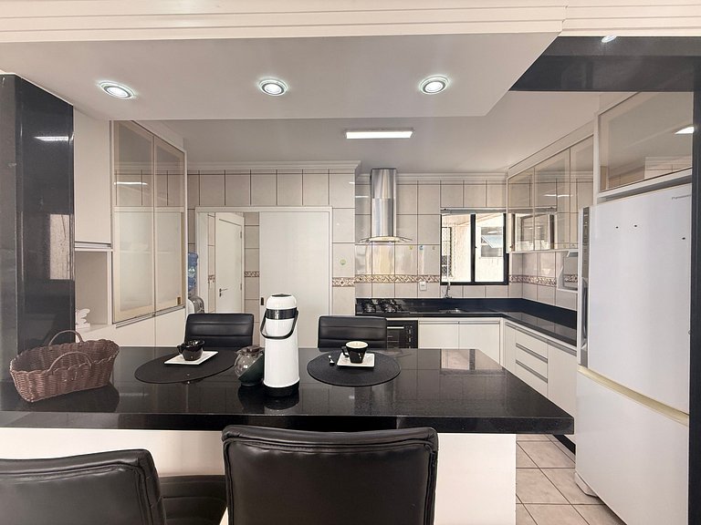 IT04- Vista mar, churrasqueira a 50m da orla