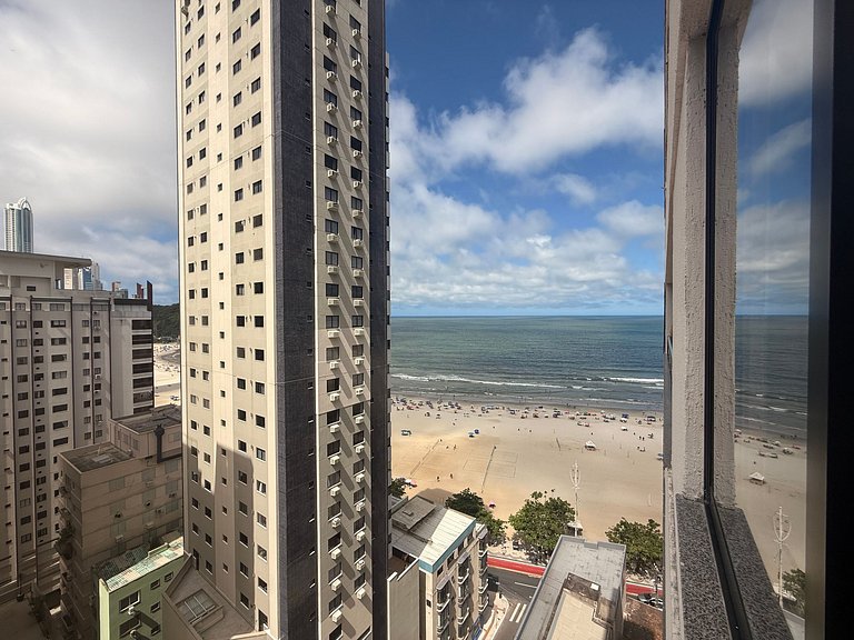 IT04- Vista mar, churrasqueira a 50m da orla