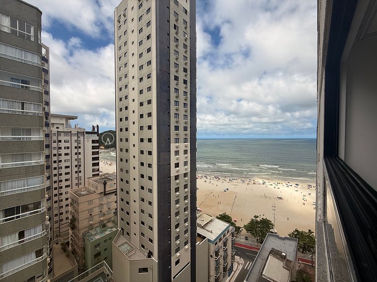 IT04- Vista mar, churrasqueira a 50m da orla