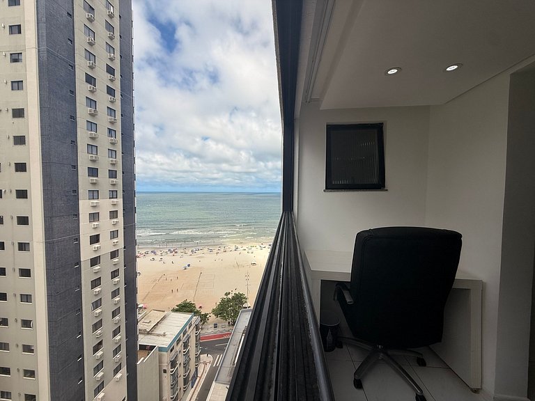 IT04- Vista mar, churrasqueira a 50m da orla