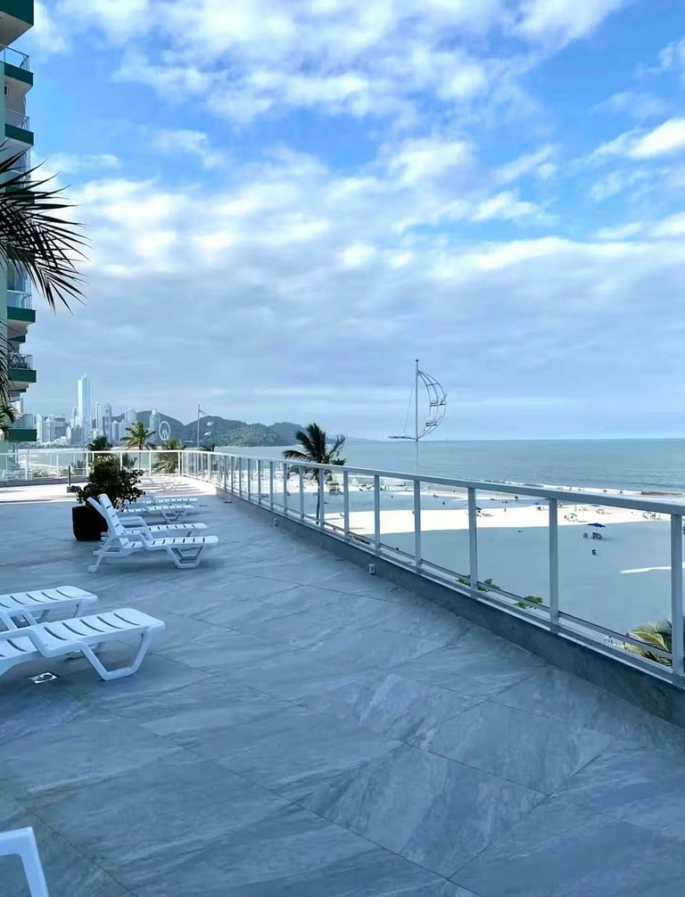 IZ02- Conforto e Localização na Praia Central!